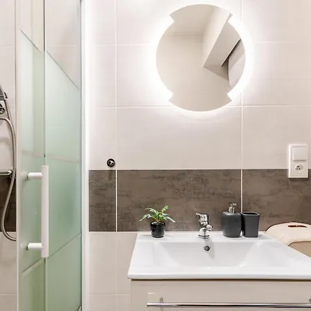 Appartement Charm Deco Near Old Town, All-friendly *