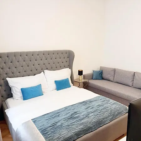 Apartment Gold Art *