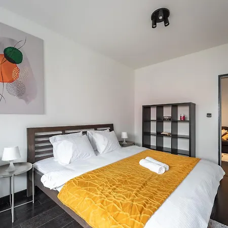 Deluxe With Balcony Near Center Apartment Prague
