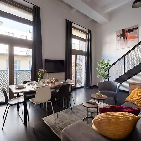Near Center Family Loft-apartments