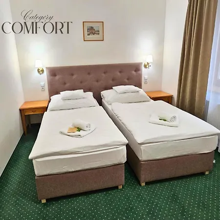 Hotel Claris 3*