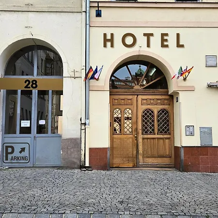 Claris Praag