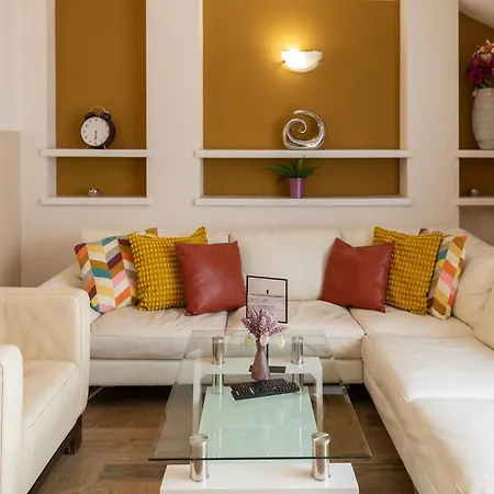 Apartment 3bdr Penthouse With Terrace&ac