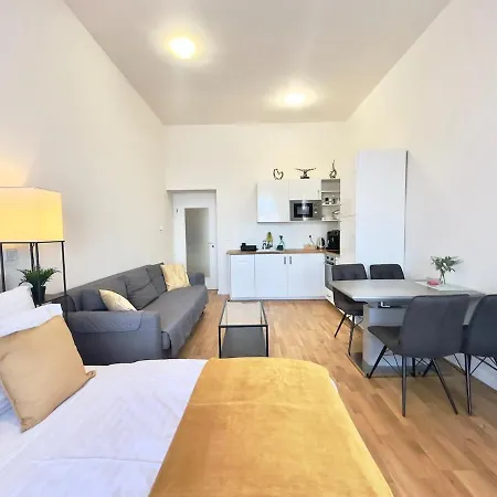 Modern 1 Retreat With Stunning Museum Views شقة