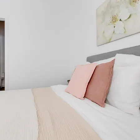 Apartment Chic And Modern