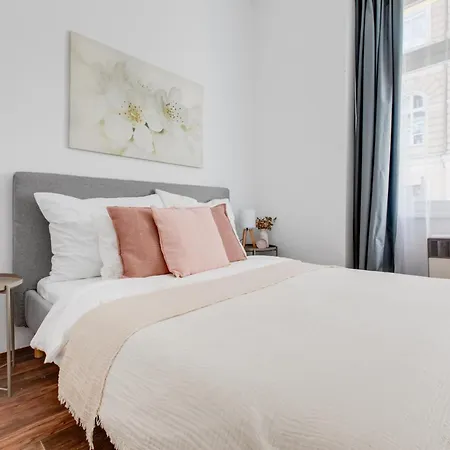 Apartment Chic And Modern *