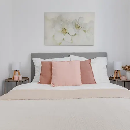 Apartment Chic And Modern Prague