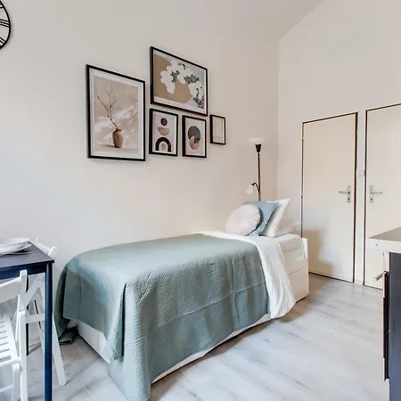 Chic And Modern *