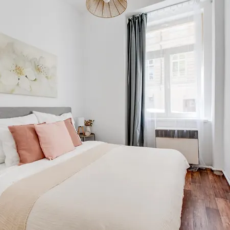 Apartment Chic And Modern