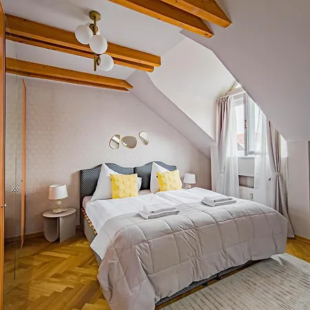 Apartamento Under The Bells Of Tyn Church