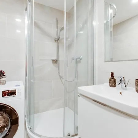 Apartment Brand-new, Equipped Near The Metro *