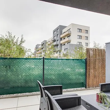 Brand-new, Equipped Near The Metro *