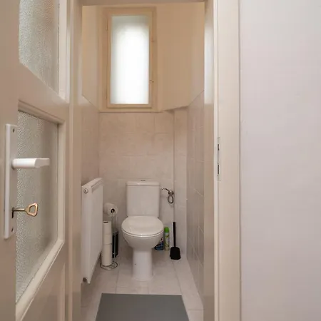 Vinohrady Apartment *