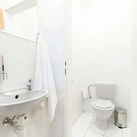 Kozi Loft Old Town Apartment *