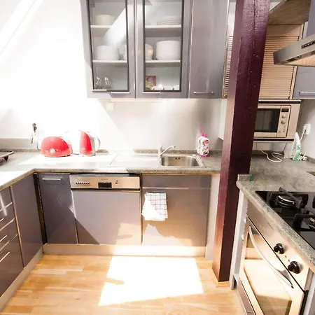 Kozi Loft Old Town Apartment *
