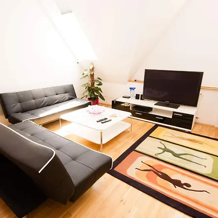 Kozi Loft Old Town Apartment *