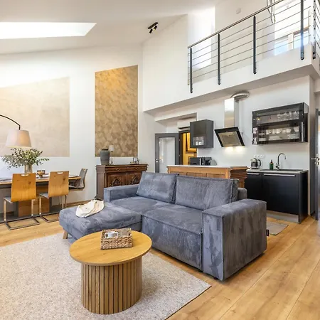 Peaceful & Cozy Living In Vysehrad With A Balcony *