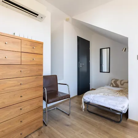 דירה Peaceful & Cozy Living In Vysehrad With A Balcony