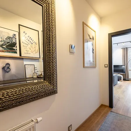 Peaceful & Cozy Living In Vysehrad With A Balcony