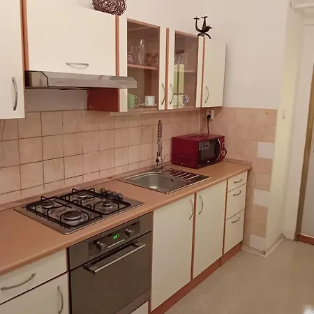 Saturnin Apartment *