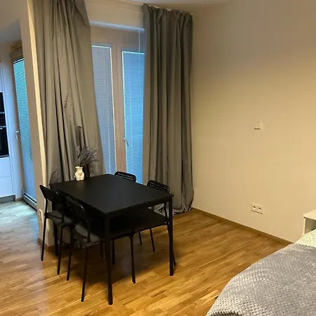 Kobrova With Free Parking Apartment Prague