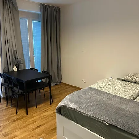 Kobrova With Free Parking Prague