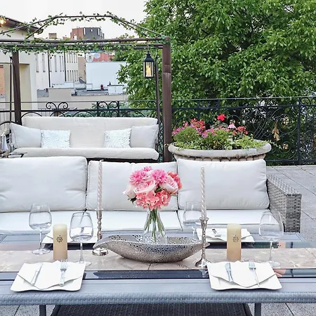 Villa With Hot-Tub, Terrace And Garden, Wenceslass Square Praha