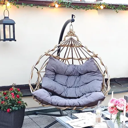 Villa With Hot-Tub, Terrace And Garden, Wenceslass Square Vila Praha