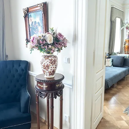 Vila Villa With Hot-Tub, Terrace And Garden, Wenceslass Square *