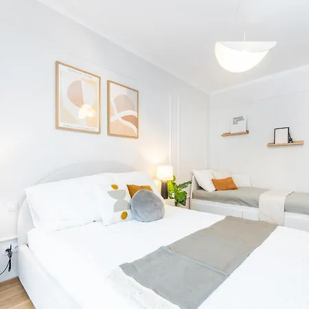 Apartment Spacious Smichov 2 Bedroom With Excellent Tram Connection Prague