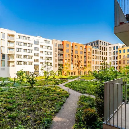 Spacious Smichov 2 Bedroom With Excellent Tram Connection Apartment Prague