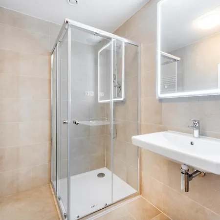 Apartment Spacious Smichov 2 Bedroom With Excellent Tram Connection Prague