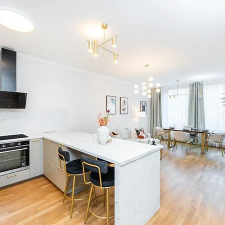 Apartment Spacious Smichov 2 Bedroom With Excellent Tram Connection