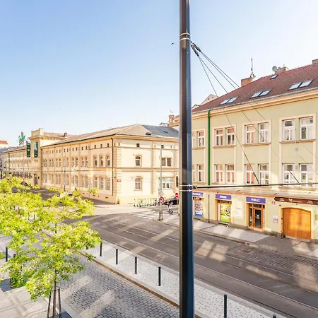 Spacious Smichov 2 Bedroom With Excellent Tram Connection Apartment Prague