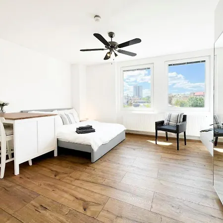 5201 Free Parking Apartament