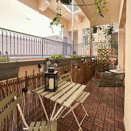 Modern With Terrace Apartman