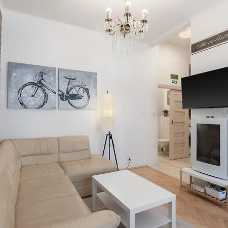 아파트 Cozy 2 Bedroom Flat In