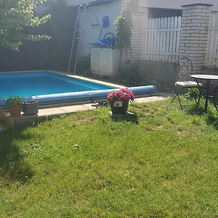 Rodinny Dum V Praze S Bazenem Praga