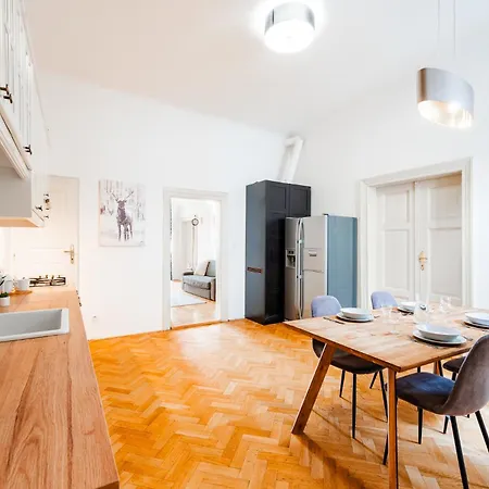 New Huge Next Castle And Charles Bridge Apartment