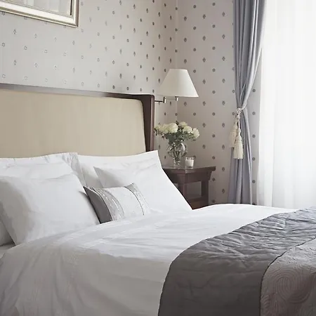 Almandine Aparthotel 4*