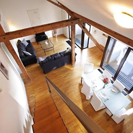 Vltava Penthouse Apartmán *