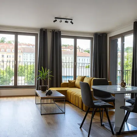 New Apartment, Close Center, Free Parking Apartment *