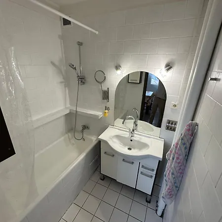 ホームステイ Private Rooms, Stunning Views, Top-floor With Balcony, Bathtub, Internet, Coffee