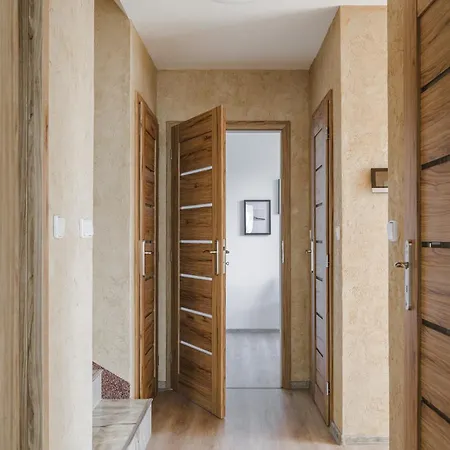Spacious 4-story With Sauna & Garden Holiday home Prague