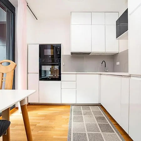 Spacious With Free Parking Appartement