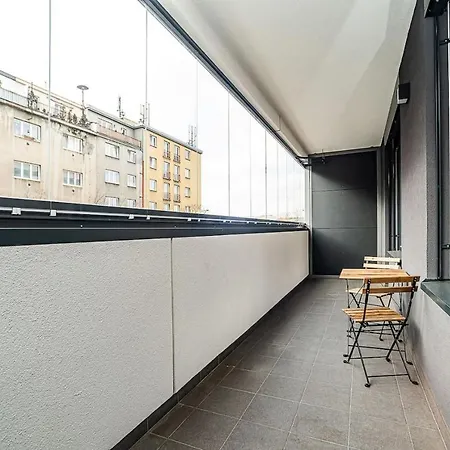 Spacious With Free Parking Appartement Prague