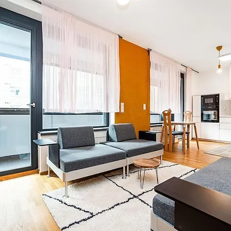 Spacious With Free Parking Prague