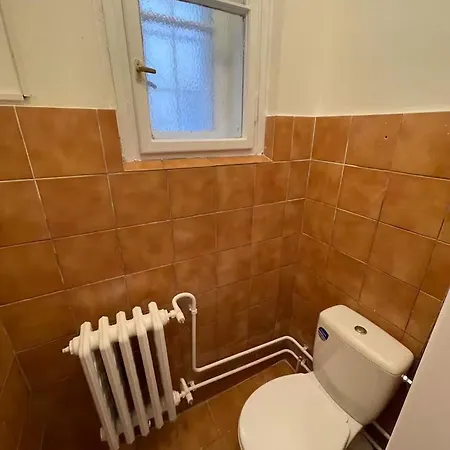 Private With Free Parking Next To Railway Station * Prag
