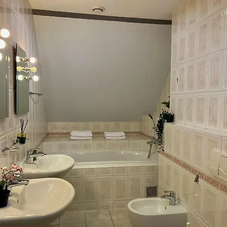 Comfortable 3 Bedroom In The Heart Of Prága