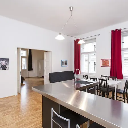 Apartment V Lesicku 8 *